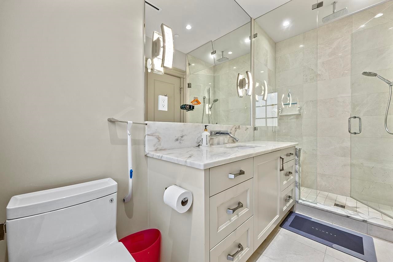 6886 Angus Drive, Vancouver, BC, V6P 5J5 - 21