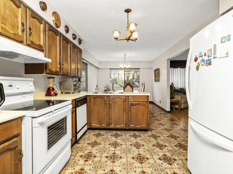 7615 Lawrence Drive, Burnaby, BC, V5A 3M6 - 14