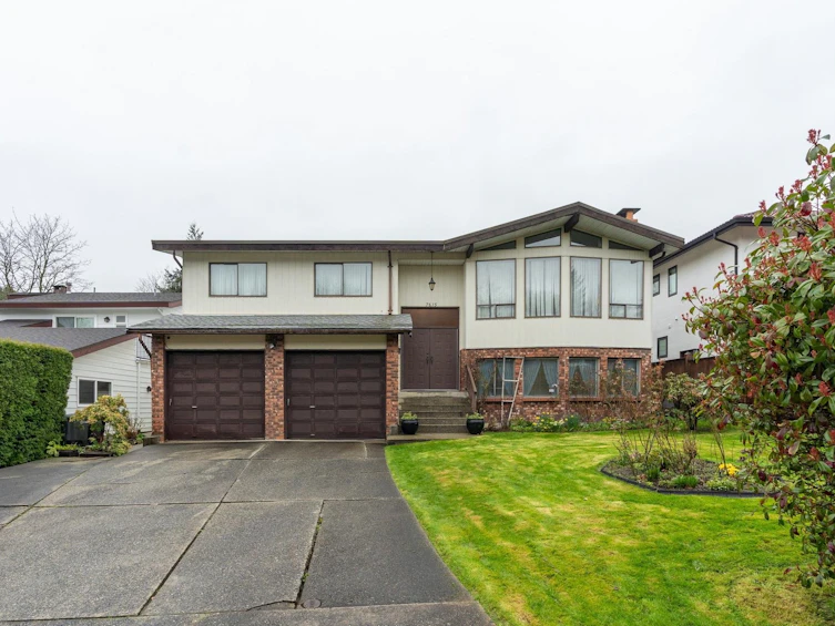 7615 Lawrence Drive, Burnaby, BC, V5A 3M6 - 2