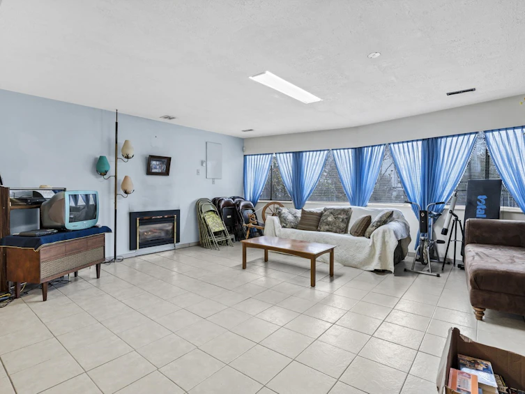 7615 Lawrence Drive, Burnaby, BC, V5A 3M6 - 29