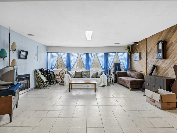 7615 Lawrence Drive, Burnaby, BC, V5A 3M6 - 30