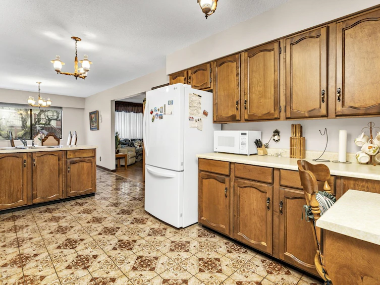 7615 Lawrence Drive, Burnaby, BC, V5A 3M6 - 13