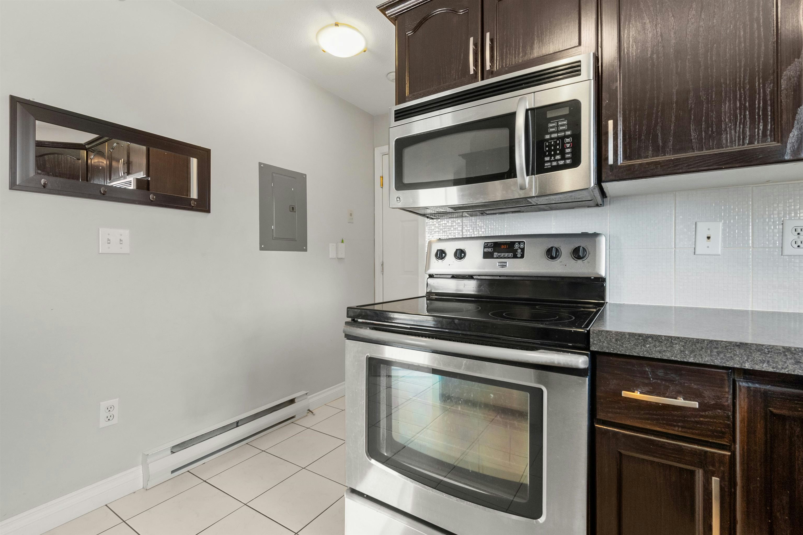 401-46777 Yale Road - 5