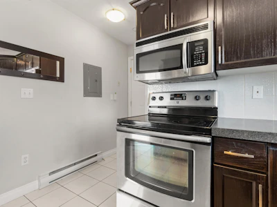 401-46777 Yale Road - 5