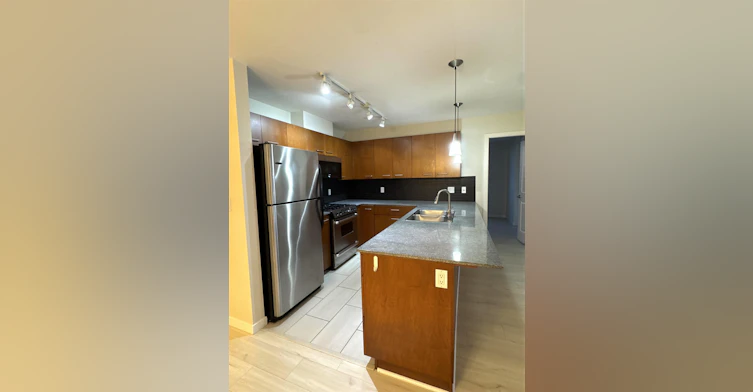 14XX-4333 Central Boulevard, Burnaby, BC, V5H 4X2 - 4