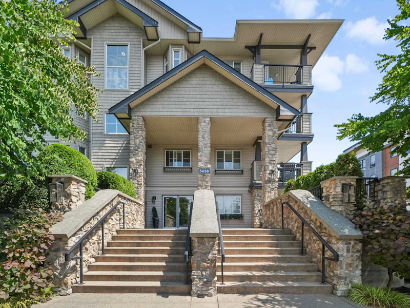 212 - 5438 198th Street, Langley BC V3A 1G2
