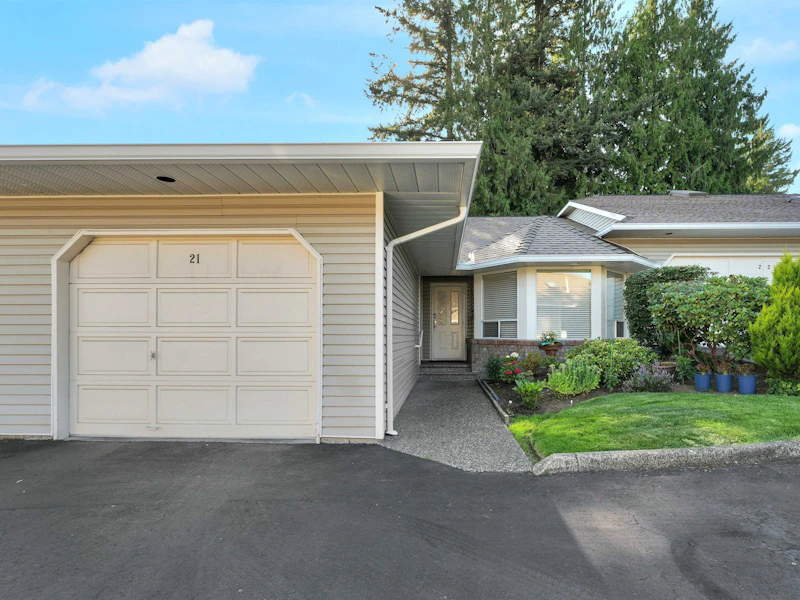 21 - 32615 Murray Avenue, Abbotsford BC V2T 4T8