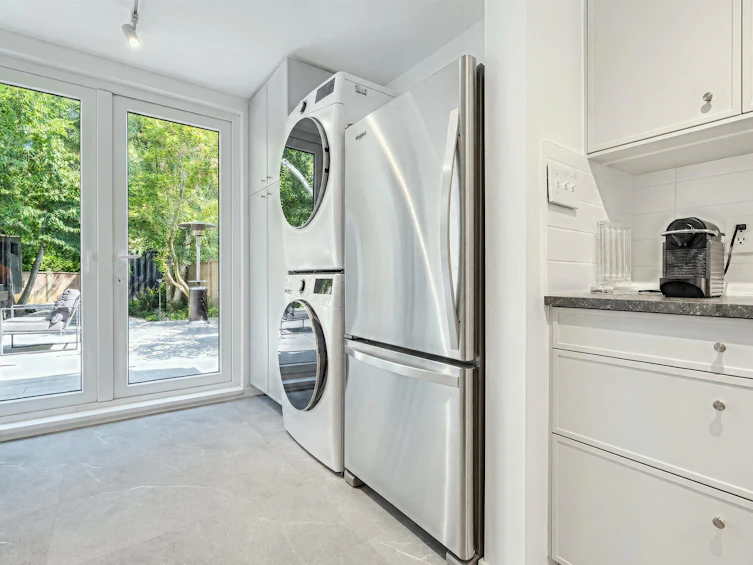 2053 Charles Street, Vancouver, BC, V5L 2V1 - 12