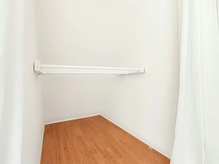 2053 Charles Street, Vancouver, BC, V5L 2V1 - 20