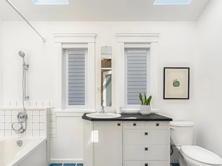 2053 Charles Street, Vancouver, BC, V5L 2V1 - 19