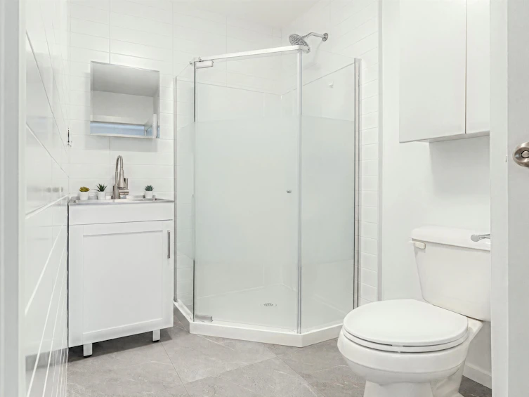 2053 Charles Street, Vancouver, BC, V5L 2V1 - 14
