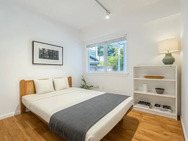 2053 Charles Street, Vancouver, BC, V5L 2V1 - 13