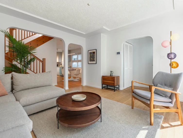 2053 Charles Street, Vancouver, BC, V5L 2V1 - 4
