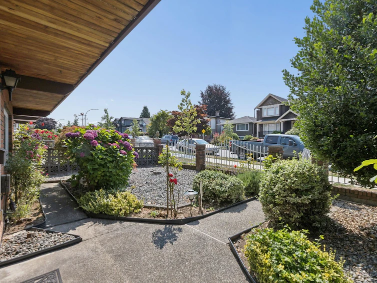 4729 Frances Street, Burnaby, BC, V5C 2S1 - 4