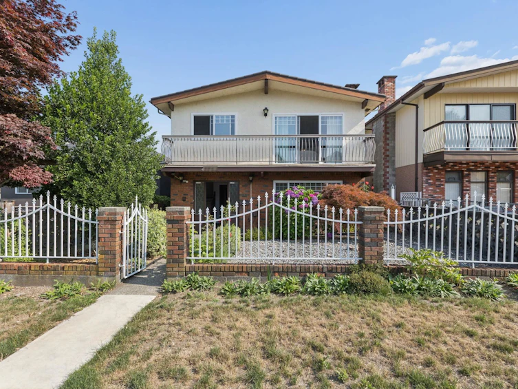 4729 Frances Street, Burnaby, BC, V5C 2S1