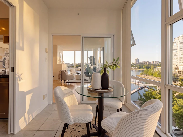 702-1099 Marinaside Crescent, Vancouver, BC, V6Z 2Z3 - 12