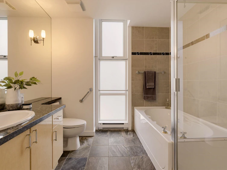 702-1099 Marinaside Crescent, Vancouver, BC, V6Z 2Z3 - 16