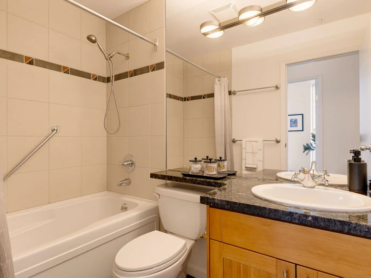 702-1099 Marinaside Crescent, Vancouver, BC, V6Z 2Z3 - 19