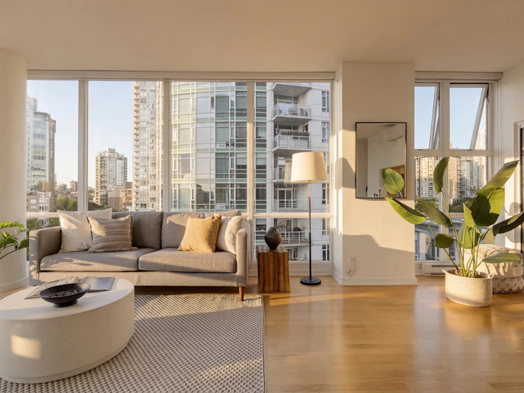 702-1099 Marinaside Crescent, Vancouver, BC, V6Z 2Z3 - 3