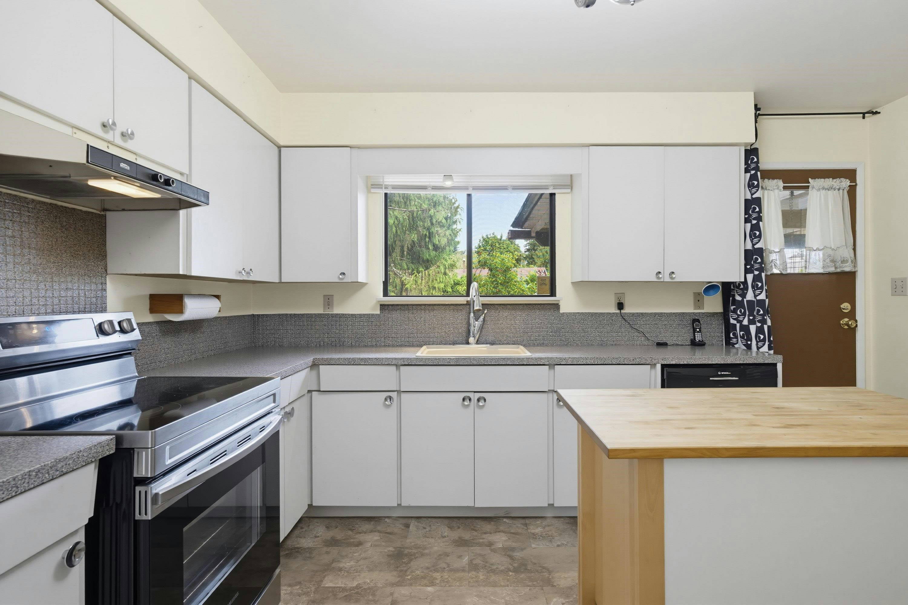 4611 203a Street, Langley, BC, V3A 5W2 - 11
