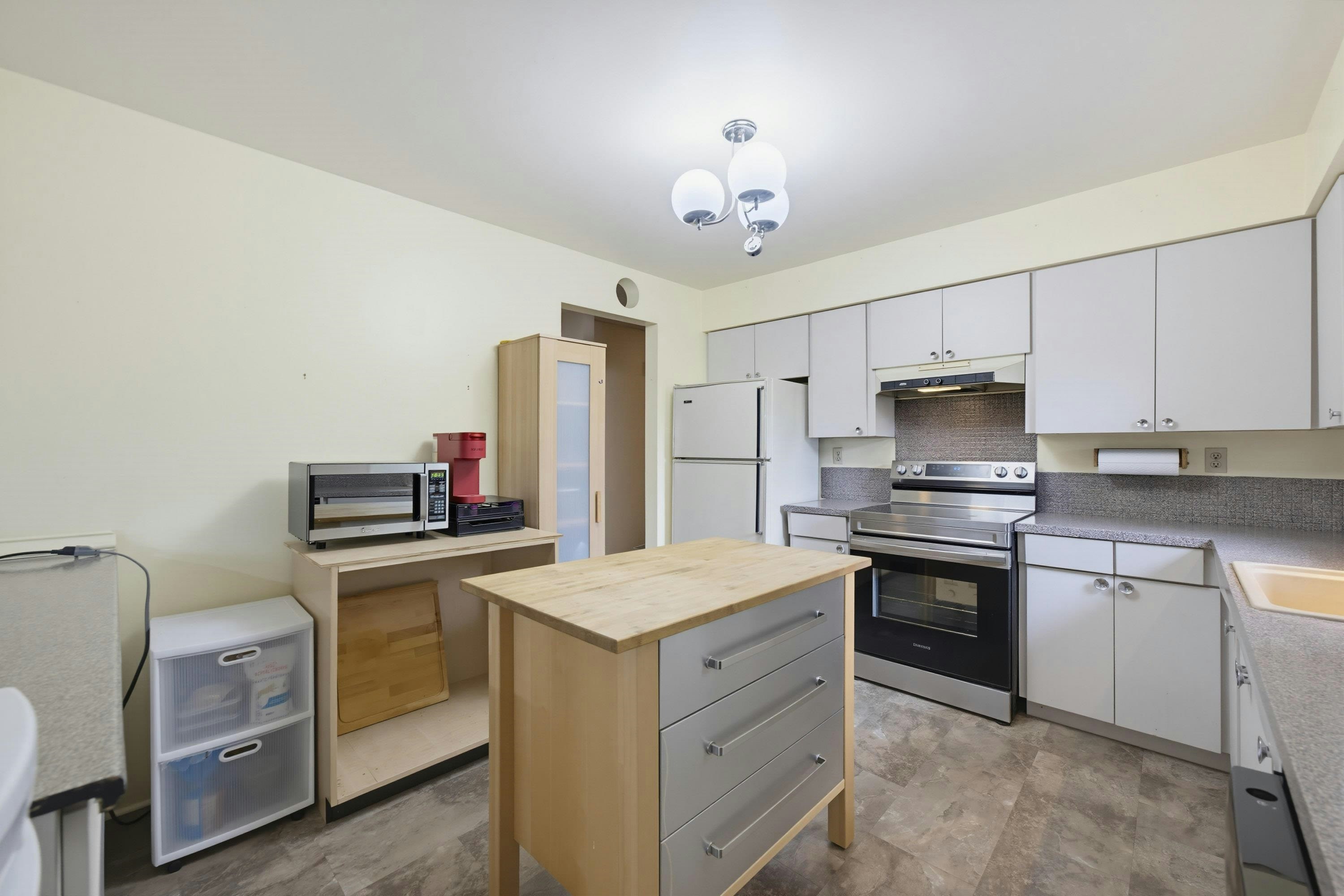 4611 203a Street, Langley, BC, V3A 5W2 - 14