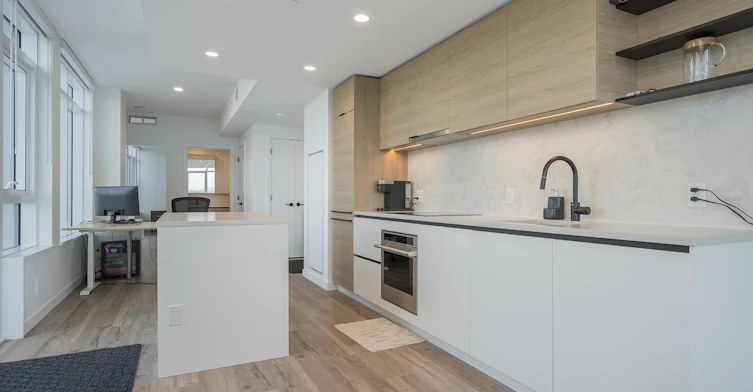 3801-10448 University Drive, Surrey, BC, V3T 0S7 - 10