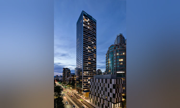 1207-889 Pacific Street