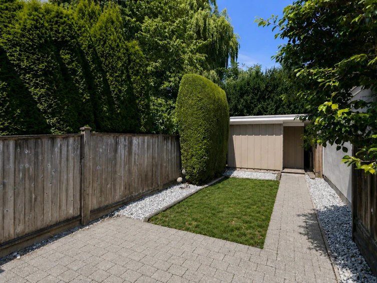 3541 W 8th Avenue, Vancouver, BC, V6R 1Y8 - 32