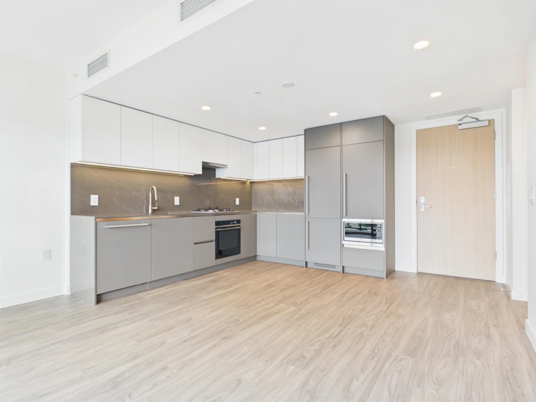 2907-2135 Springer Avenue, Burnaby, BC, V5B 0C1 - 3