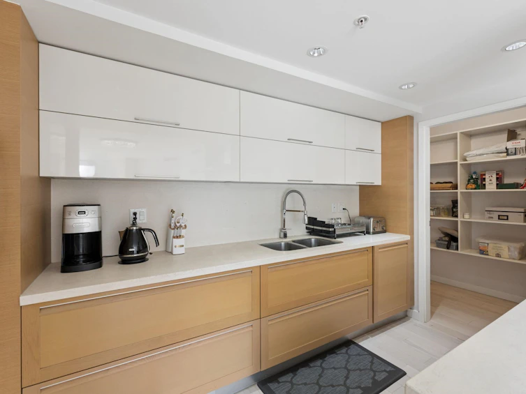 305-8 Smithe Mews, Vancouver, BC, V6B 0A5 - 8