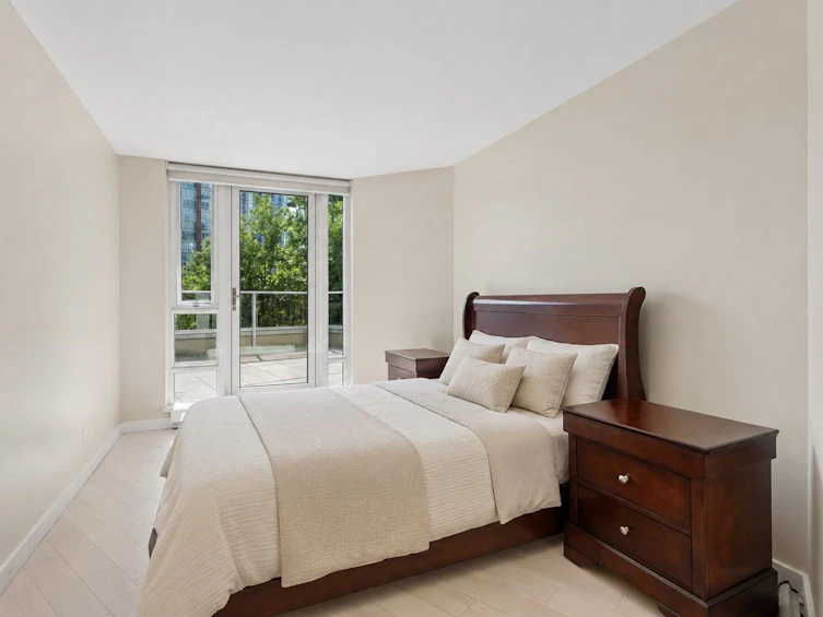 305-8 Smithe Mews, Vancouver, BC, V6B 0A5 - 9
