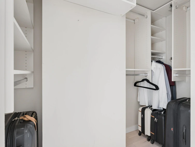 305-8 Smithe Mews, Vancouver, BC, V6B 0A5 - 14