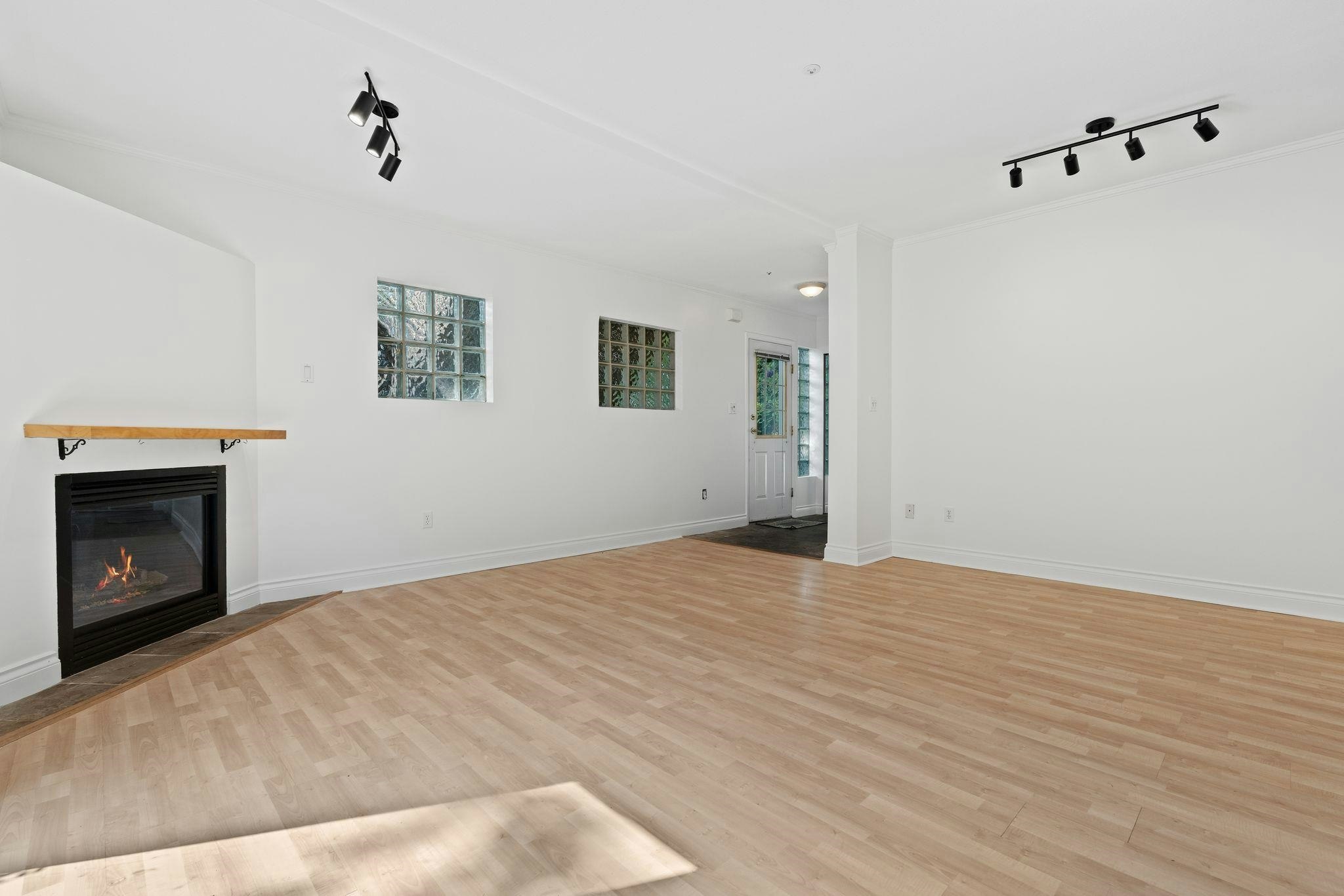 3027 W 7th Avenue, Vancouver, BC, V6K 1Z7 - 17