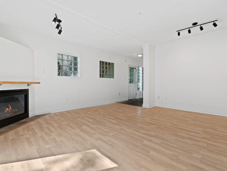 3027 W 7th Avenue, Vancouver, BC, V6K 1Z7 - 17