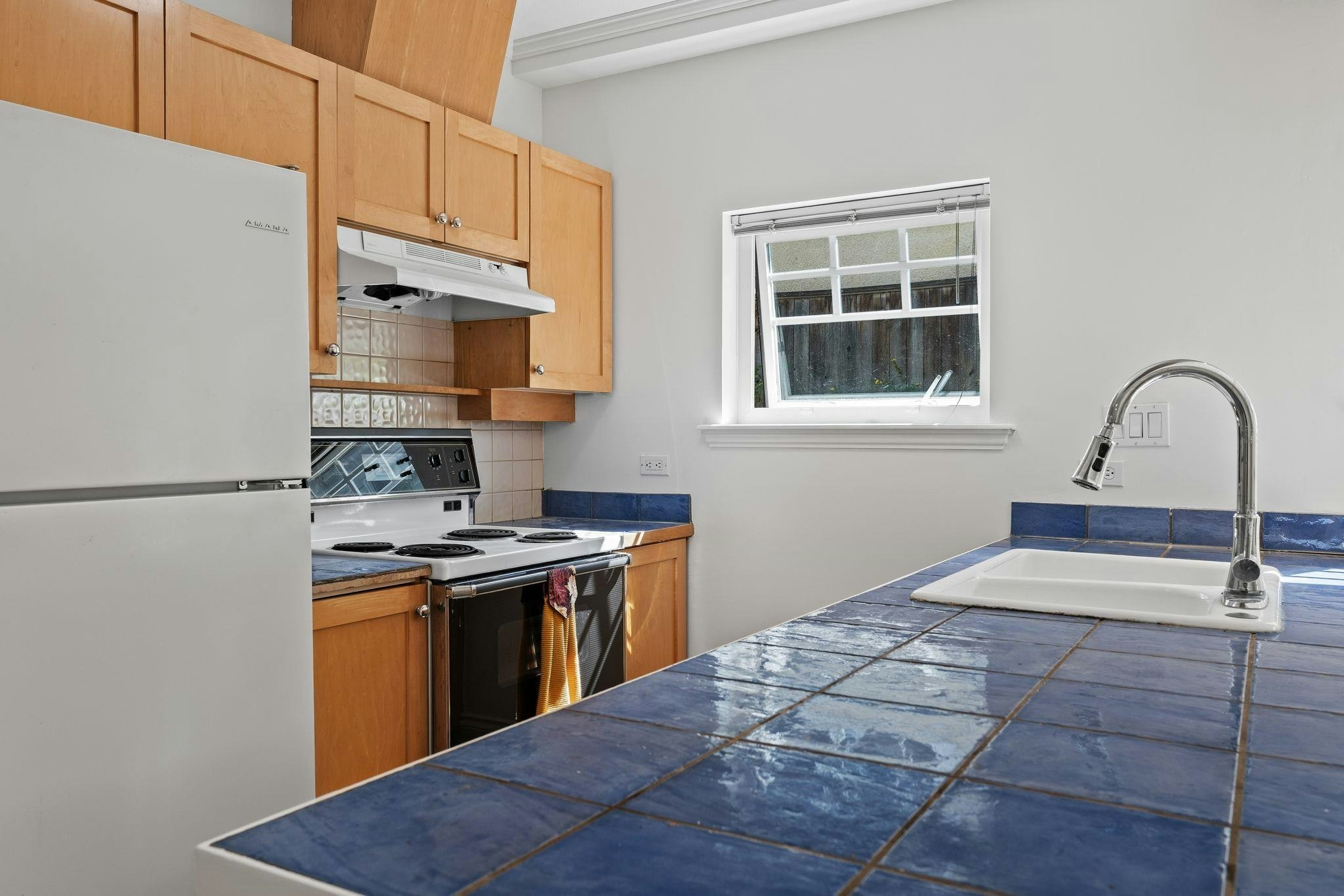 3027 W 7th Avenue, Vancouver, BC, V6K 1Z7 - 8