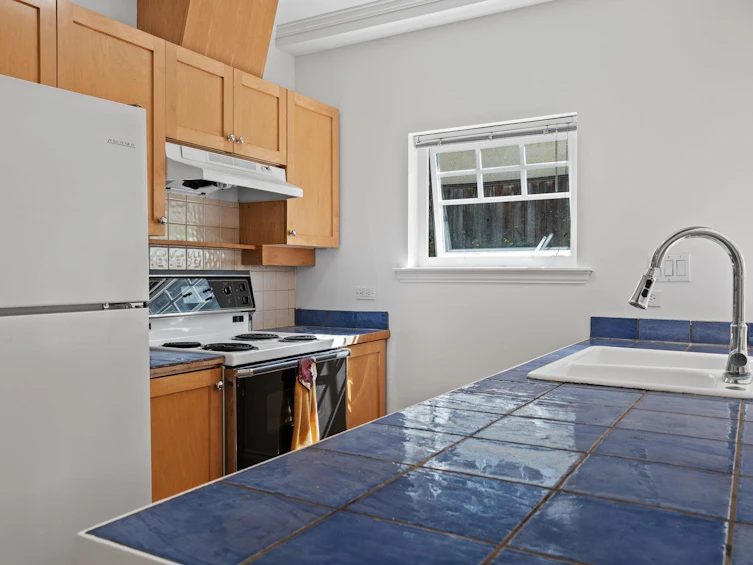 3027 W 7th Avenue, Vancouver, BC, V6K 1Z7 - 8