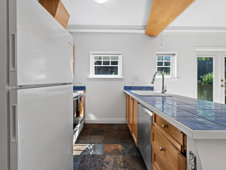 3027 W 7th Avenue, Vancouver, BC, V6K 1Z7 - 10