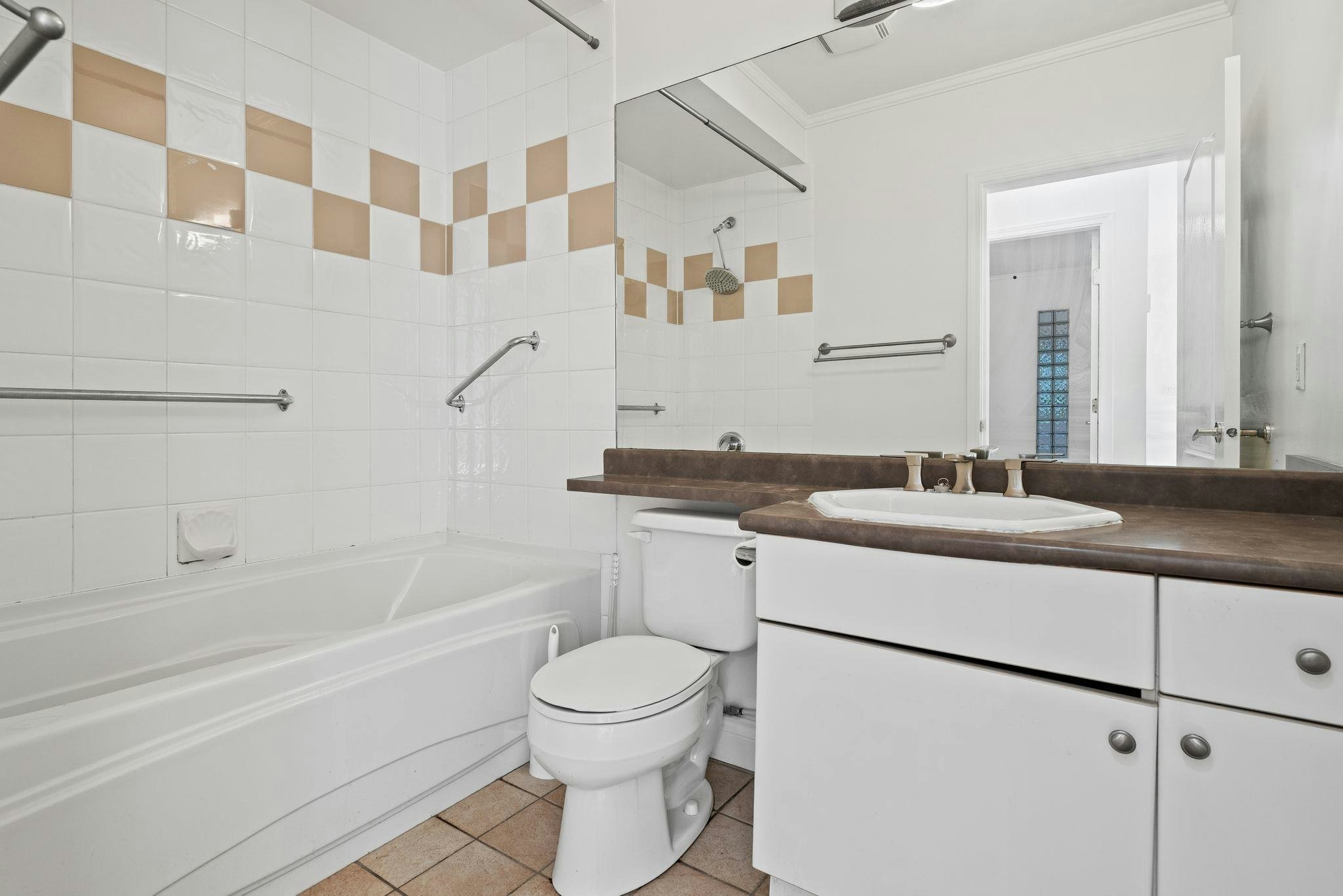 3027 W 7th Avenue, Vancouver, BC, V6K 1Z7 - 24