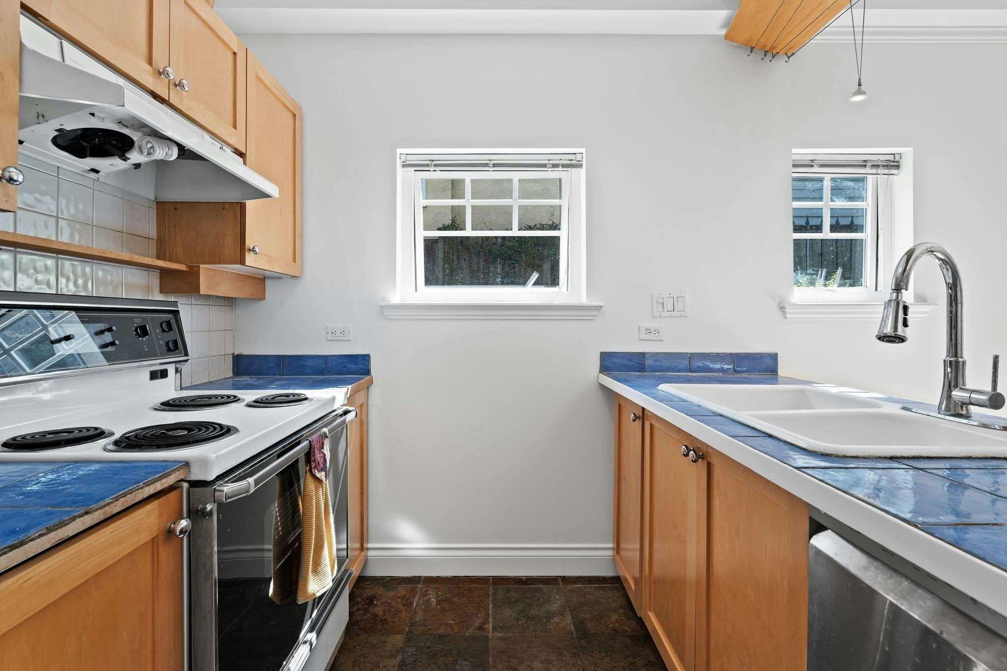 3027 W 7th Avenue, Vancouver, BC, V6K 1Z7 - 7