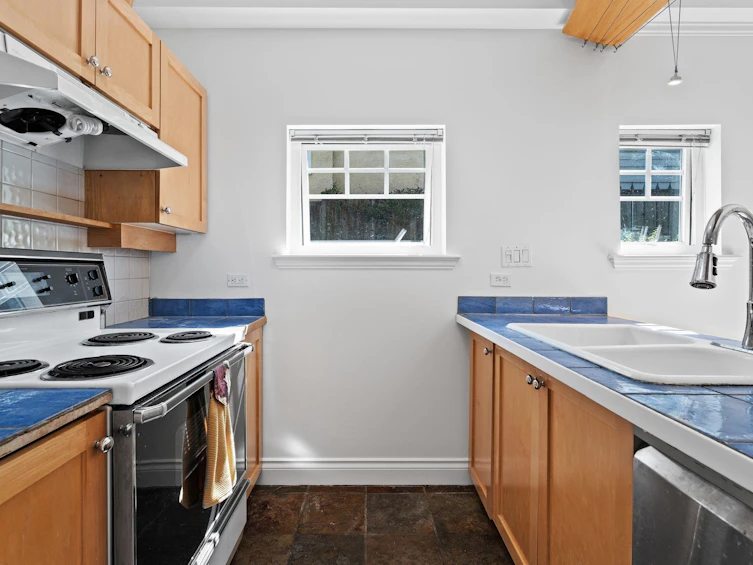 3027 W 7th Avenue, Vancouver, BC, V6K 1Z7 - 7
