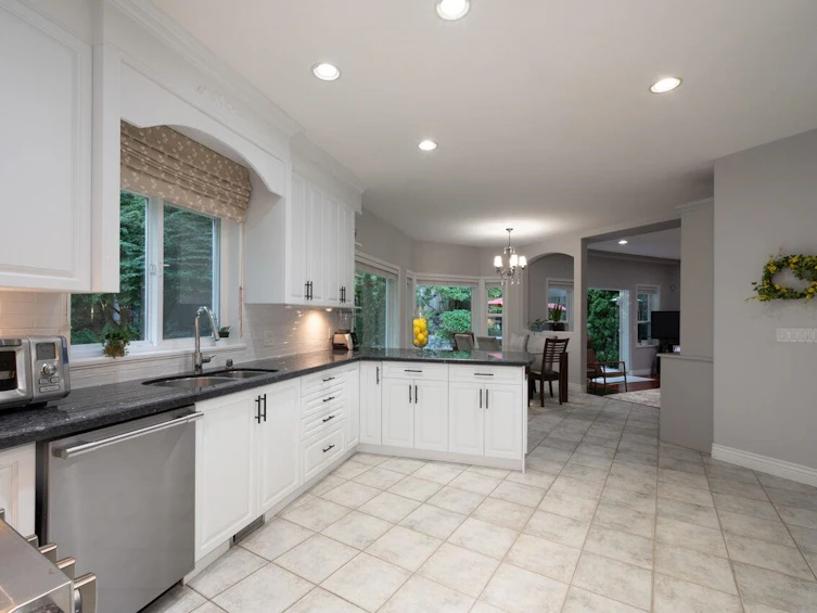 51 Wilkes Creek Drive, Port Moody, BC, V3H 4Z9 - 9