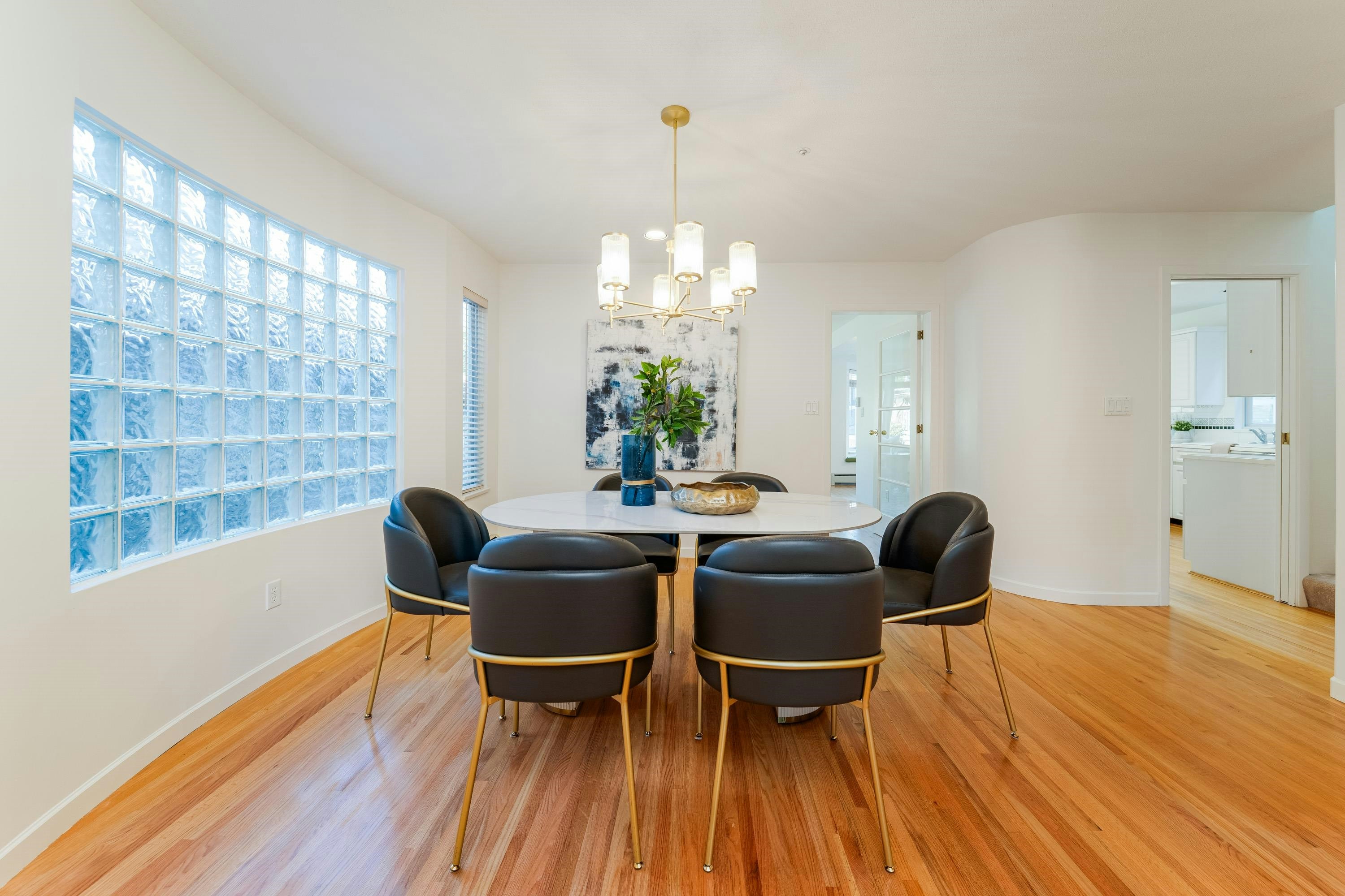 4682 W 14th Avenue, Vancouver, BC, V6R 2Y6 - 5