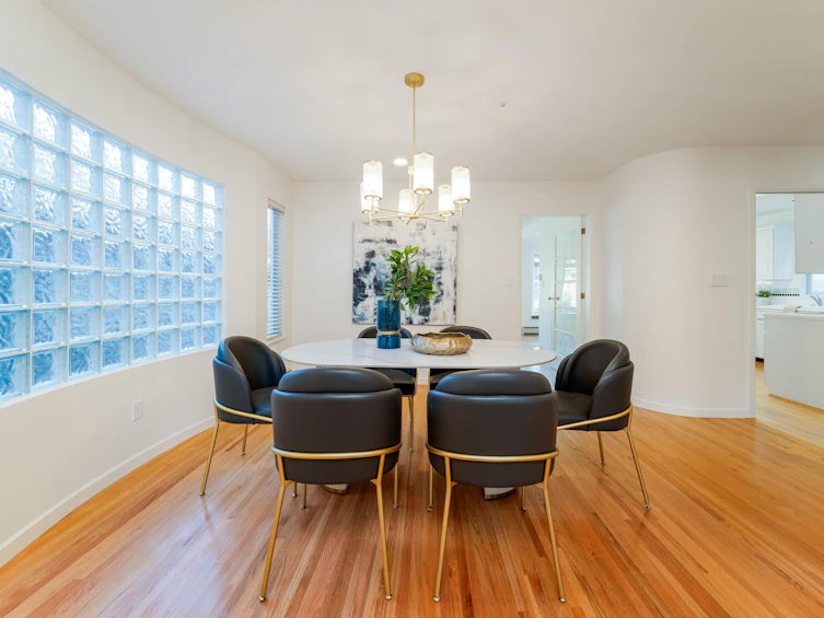 4682 W 14th Avenue, Vancouver, BC, V6R 2Y6 - 5