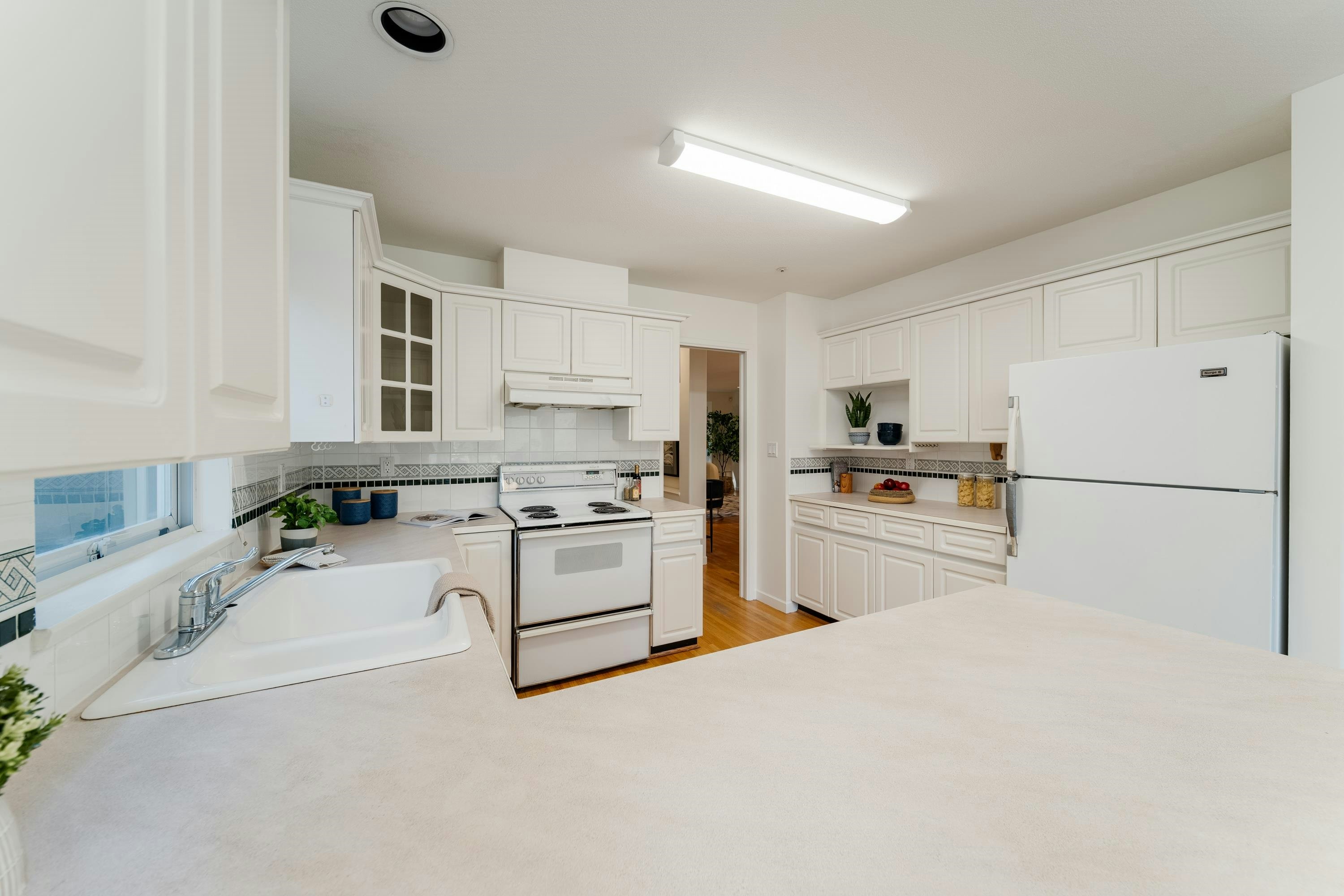 4682 W 14th Avenue, Vancouver, BC, V6R 2Y6 - 11