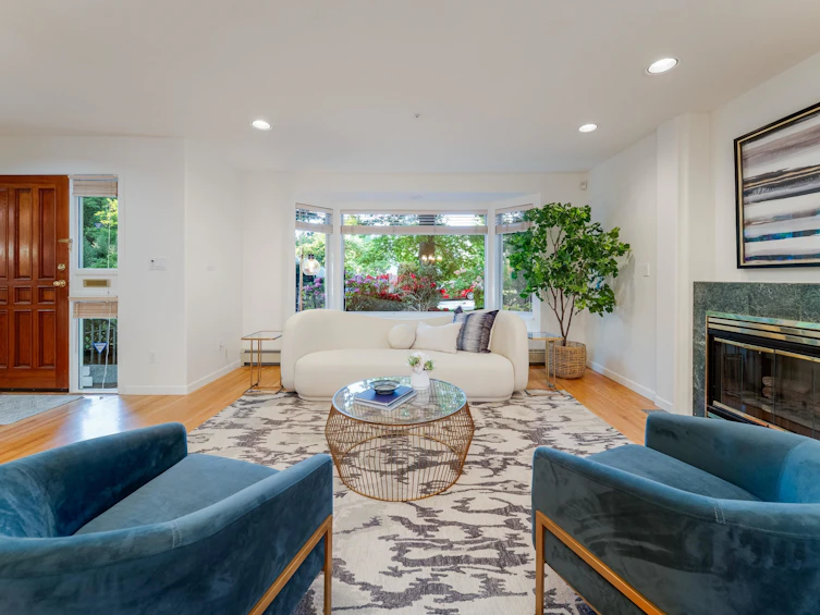 4682 W 14th Avenue, Vancouver, BC, V6R 2Y6 - 4