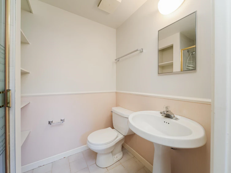 4682 W 14th Avenue, Vancouver, BC, V6R 2Y6 - 26