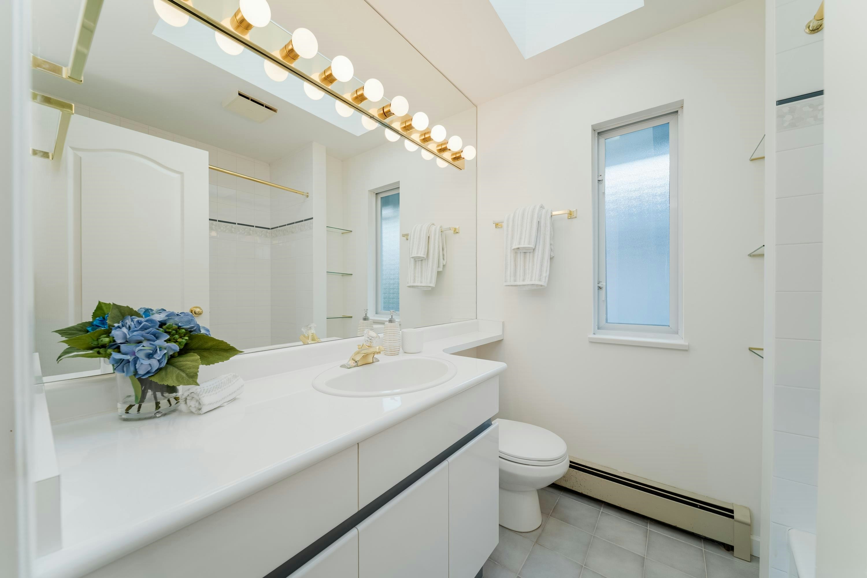 4682 W 14th Avenue, Vancouver, BC, V6R 2Y6 - 21