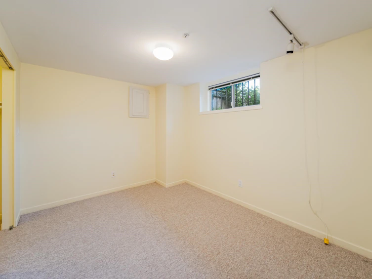 4682 W 14th Avenue, Vancouver, BC, V6R 2Y6 - 25