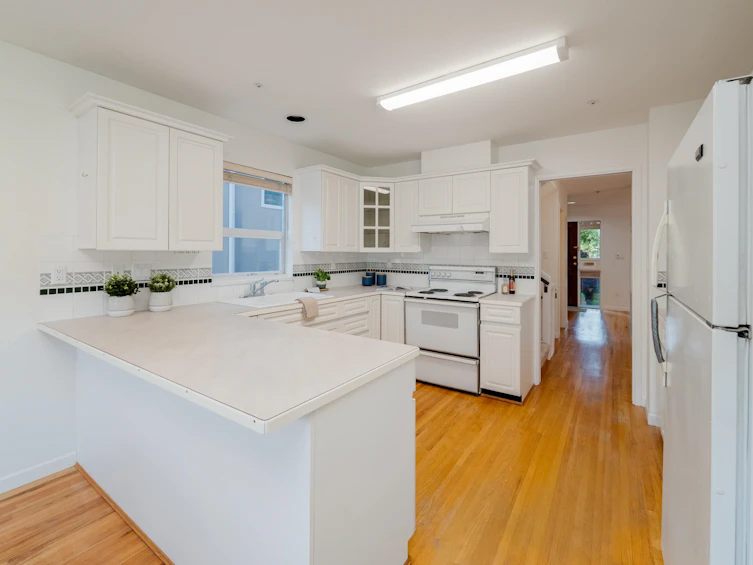 4682 W 14th Avenue, Vancouver, BC, V6R 2Y6 - 10