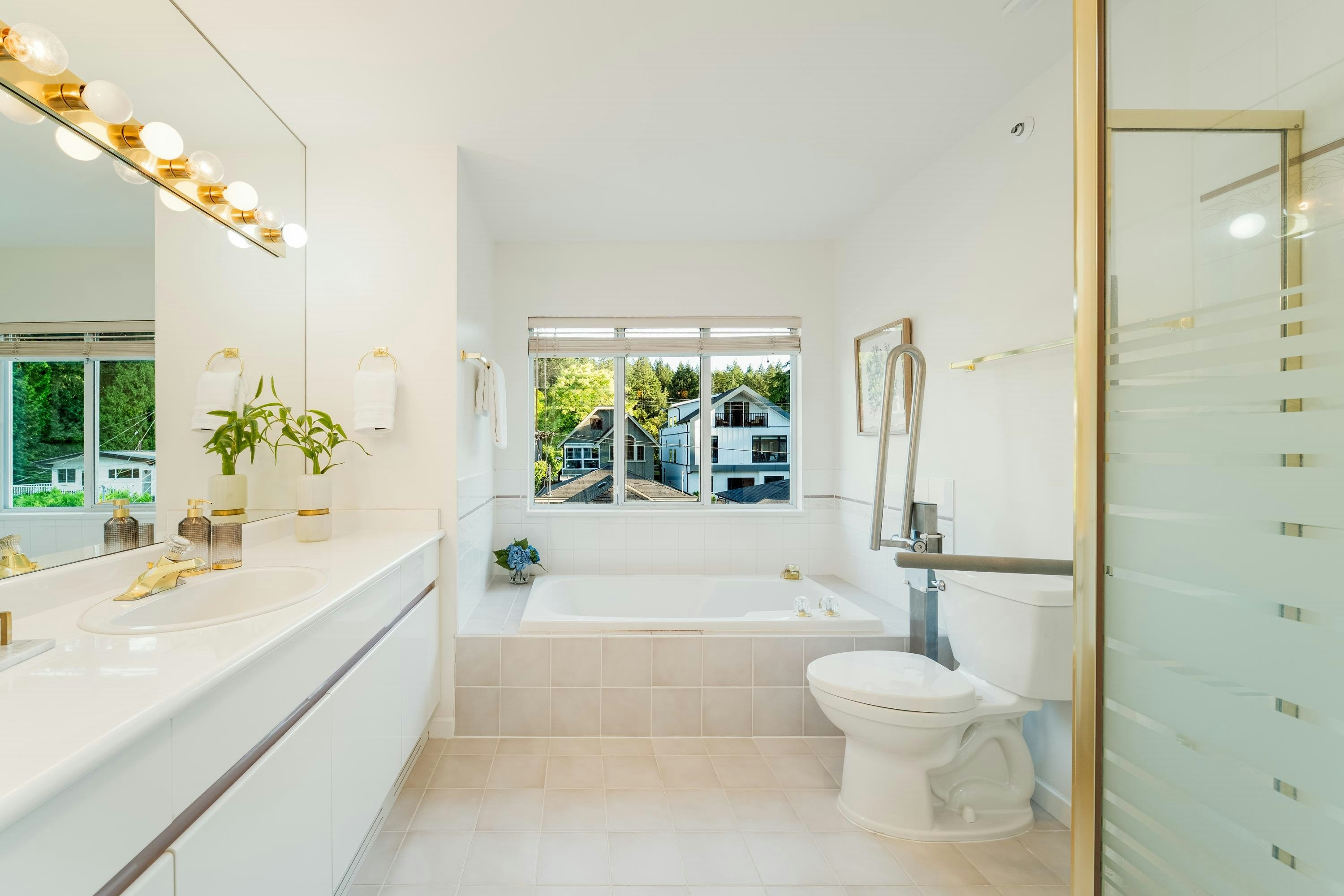 4682 W 14th Avenue, Vancouver, BC, V6R 2Y6 - 19